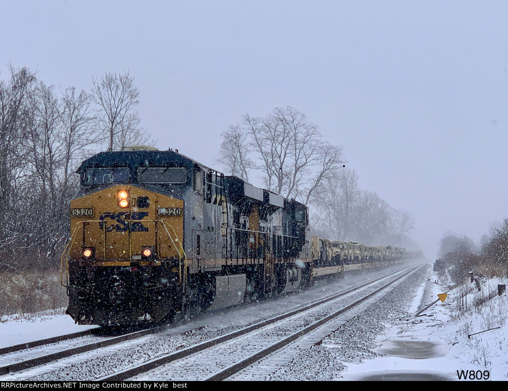 CSX 5320 on W809